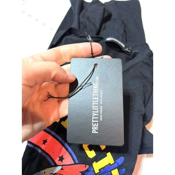 Pretty Little Thing Women's Brooklyn Printed Oversized T-Shirt Black Large NWT - Picture 8 of 9